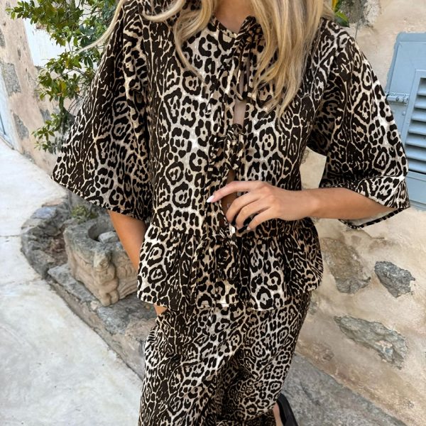 Women's Street Retro Leopard Print Half Sleeve Cardigan Trousers Two-piece Set