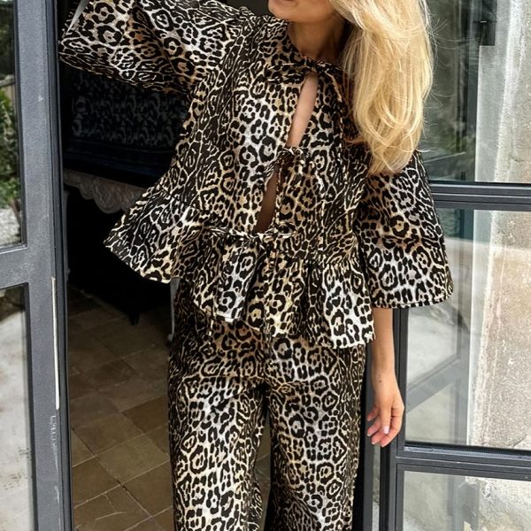 Women's Street Retro Leopard Print Half Sleeve Cardigan Trousers Two-piece Set